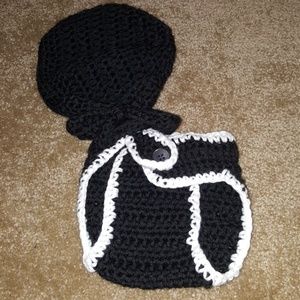 NWT newborn baby knit bowtie and diaper cover set